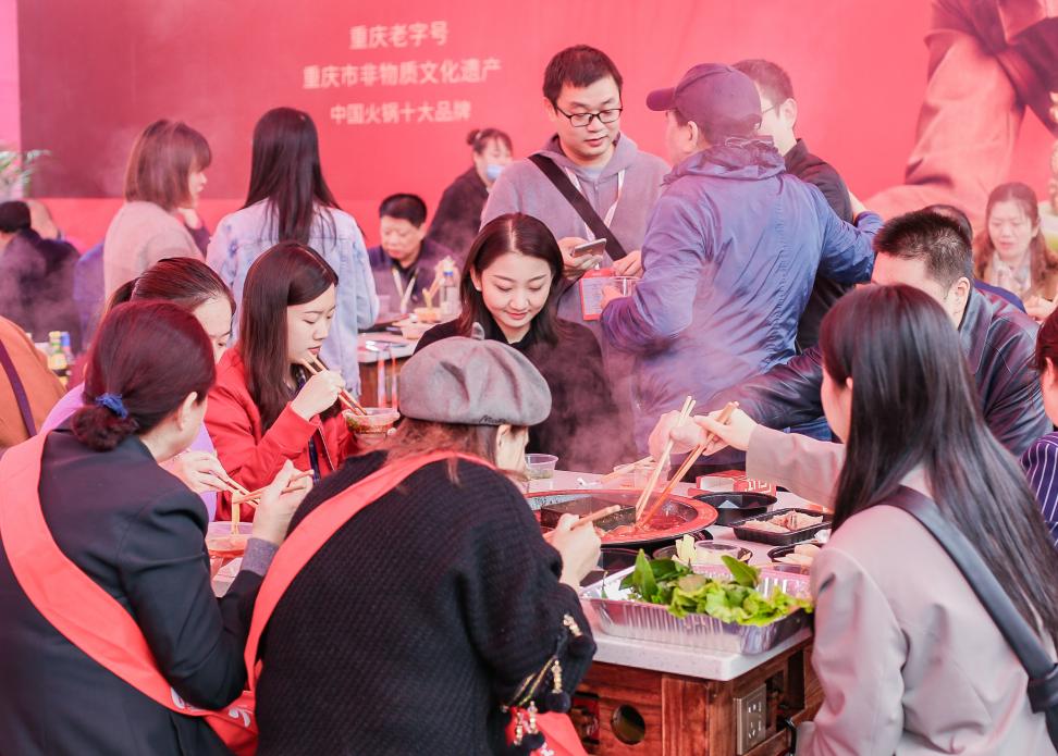 為什么現(xiàn)在的火鍋店都在開拓甜品賽道？